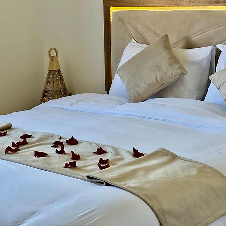 Mini-Villa Situee Dans Une Residence Prestigia A Marrakech, Avec Une Vue Sur La Piscine Et Le Golf Une Securite 24H Sur 24 Et Une Proximite Ideale De L Aeroport 5 Minutes C Est Une Offre Parfaite Pour Des Vacances Marraquexe Exterior foto
