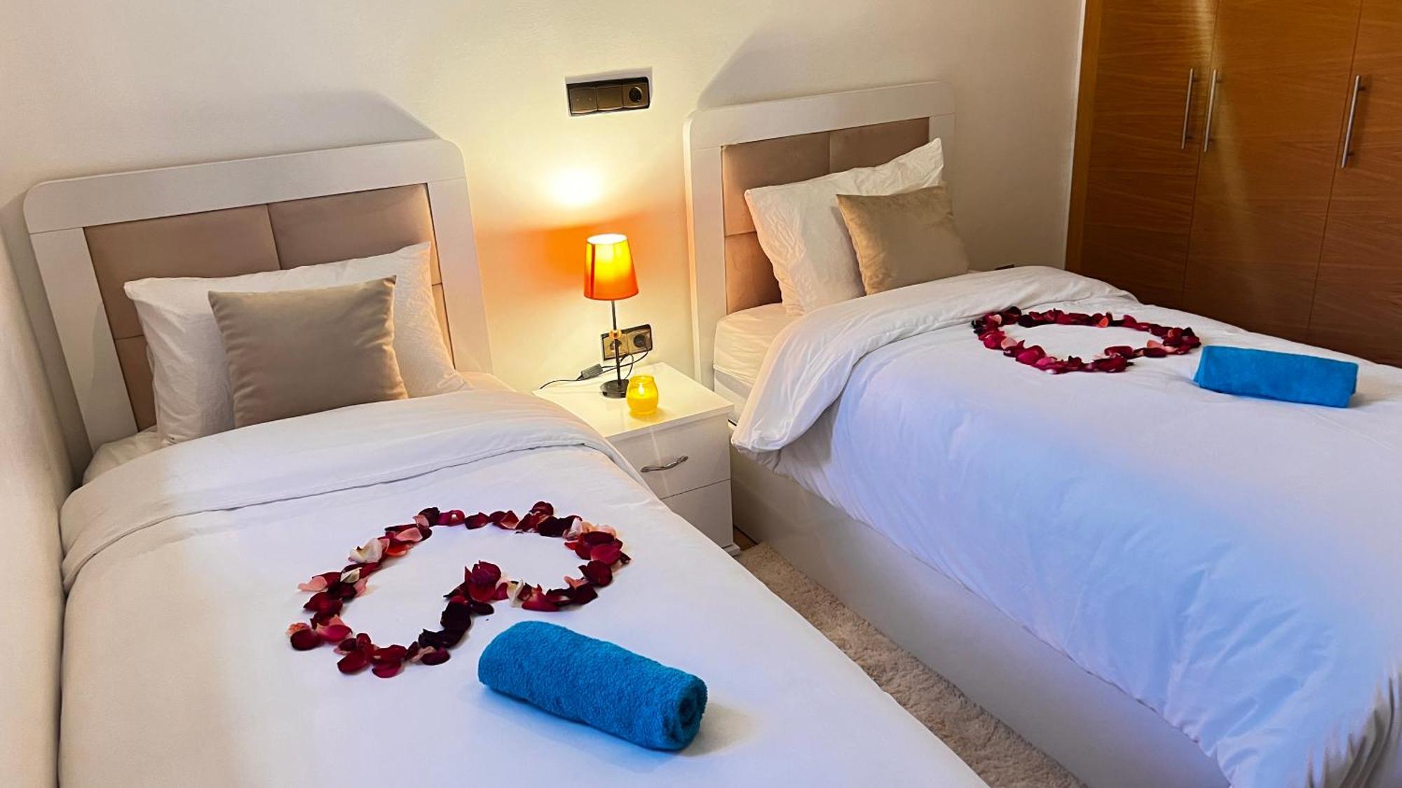 Mini-Villa Situee Dans Une Residence Prestigia A Marrakech, Avec Une Vue Sur La Piscine Et Le Golf Une Securite 24H Sur 24 Et Une Proximite Ideale De L Aeroport 5 Minutes C Est Une Offre Parfaite Pour Des Vacances Marraquexe Exterior foto