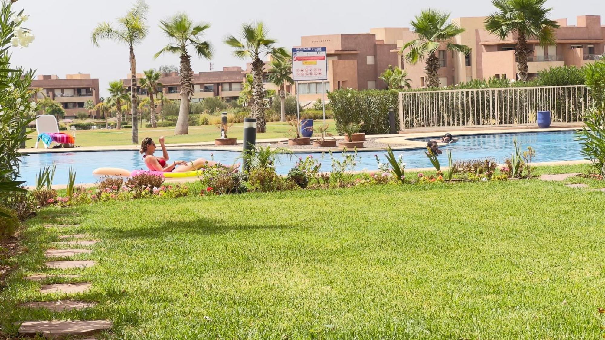 Mini-Villa Situee Dans Une Residence Prestigia A Marrakech, Avec Une Vue Sur La Piscine Et Le Golf Une Securite 24H Sur 24 Et Une Proximite Ideale De L Aeroport 5 Minutes C Est Une Offre Parfaite Pour Des Vacances Marraquexe Exterior foto